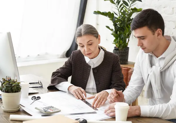 In-House vs. Outsourced Insurance Bookkeeping